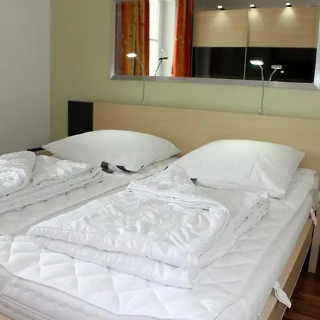 Obj 98 Fewo 2-4 Personen, 50 m zum Strand, teilweise Meerblick, WLAN, Fahrstuhl Apartment
